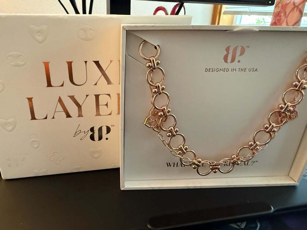 PRETTY JEWELZ LUXE Bomb Party Luxe Layers 2026 (Clovers) on Rose Gold NEW!